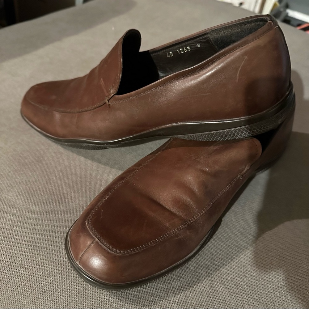 PRADA Men's Brown Leather Loafers